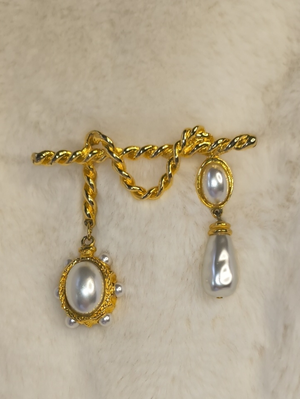 Vintage Etruscan Revival Runway Style Big Brooch Immaculate
